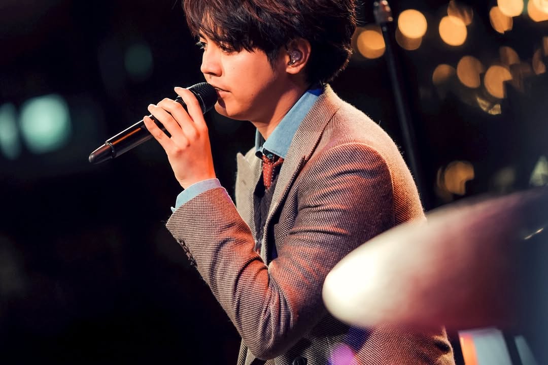 初のソロライブは言葉の通り"夢のよう"で 忘れられないあたたかな時間になりました。❄️ 煌びやかな恵比寿の空気に心を奪われながらも その心のときめきが膨らむような時間を お届けできたらという気持ちで臨みました! 音楽に自分自身が溶けこむような初めての感覚…。 来てくださった方々、支えて下さっている方々へ こんな経験をさせてもらえた感謝に溢れています。 タイトルの"Xmas Bouquet"を贈るつ