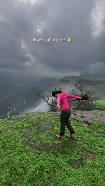 #Adventure Reel by @sayannath (verified account) - Ever witnessed a reverse waterfall? 🤯
Not falling down, but flying back up into the air.

Follow @sayannath for such adventures ✨

This happens in 📍
