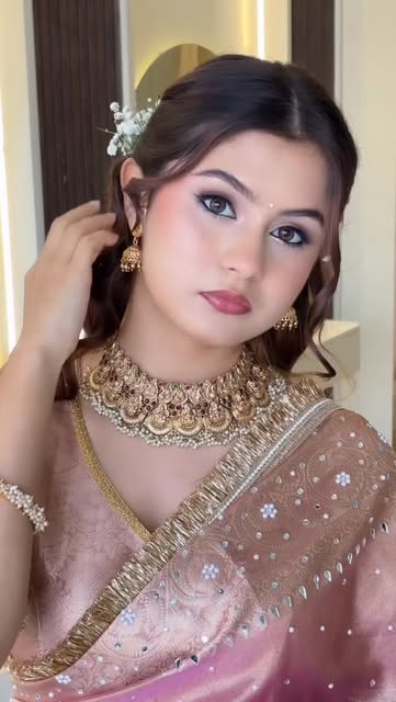 #Soft Glam Makeup Indian Reel by @annu_karki_ - "Soft glam moment 💕"
@riddhii._p
@kri_clothing
@contactlens_nepal
#makeup #makeupartist #makeuptutorial