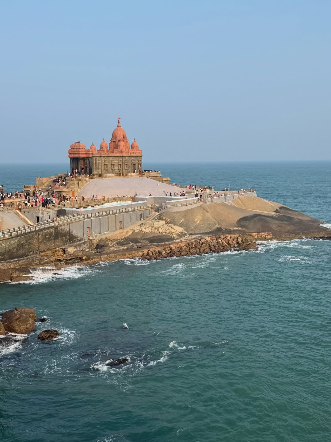 “Arise, awake, and stop not till the goal is reached.” – Swami Vivekananda. Feeling the energy here! #swamivivekananda #ocean #incredibleindia