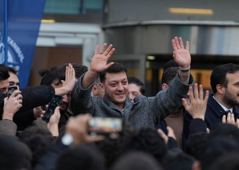 Ak Parti Gençlik Kolları Lise Başkanları Buluşması’nda, 2 bine yakın yeni seçmen gencimizle aynı heyecanı paylaşmak çok kıymetliydi. Salona sığmayan bu enerji, gençliğin ne kadar güçlü ve kararlı oldu