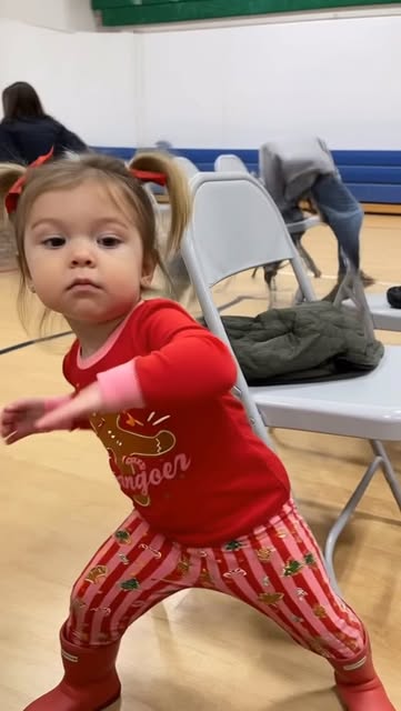 #Superstar Reel by @brittmoscone - Izzy girl is pumped that the weekend is here!!!! 😂
#friday #dancer #shakeyourbody #weekendvibes✌️