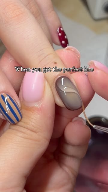 #3dnails Reel by @myshell.nails - Ignore the polish on my nail LOL we were so into ittt 🤣 crisp lines eat everytime !!
•
•
#nails #gelx #gelxnails #nailinspo #nailart nailtech nailso