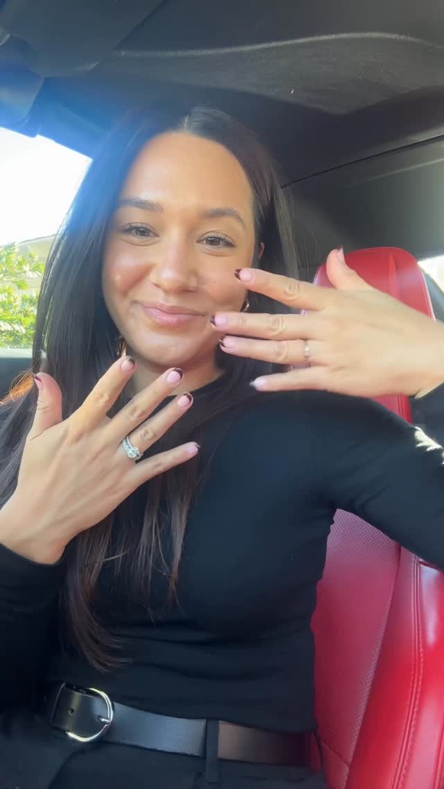 This is my first time stepping into a nail salon in ages and honestly, Lindsay did so good!!! π
πΌ #nails #nailsofinstagram #nailinspo #nailtransition