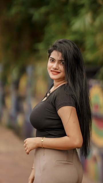 #Women Photographers Ngv Reel by @streetportraitsbyvk - Some smiles deserve to be remembered โจ
.
.
.
#photography #streetphotography #photography #portraitphotography #vizagcelebrities