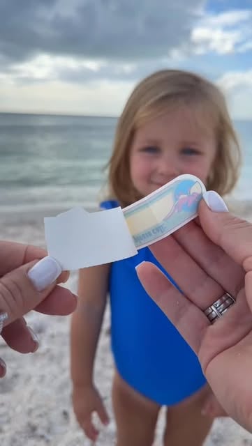 #Beach Reel by @awesome_motherhood (verified account) - The first things I do to keep my kids safe at the beach😨
Be careful #safety #momhack #babies
#safetytips #safetyfirst safety kids
