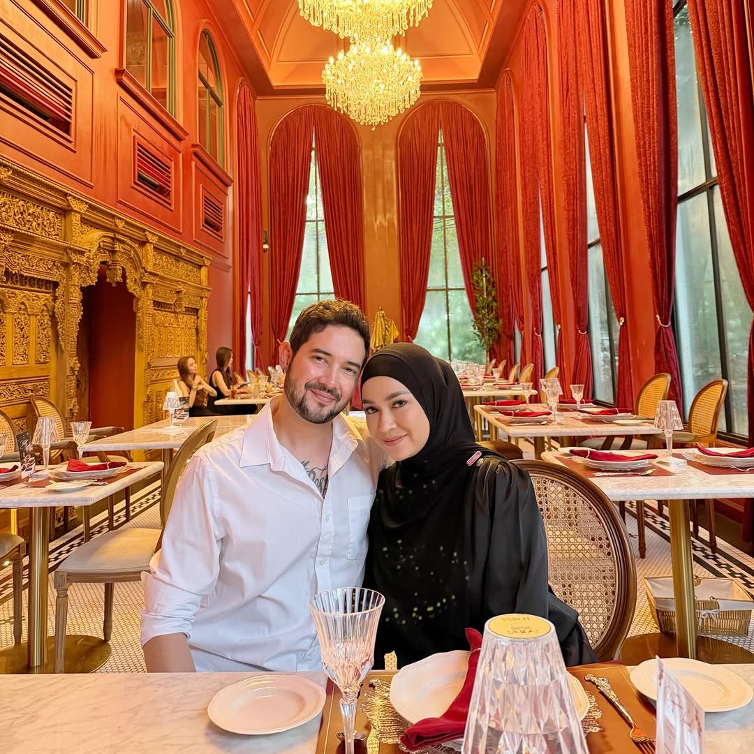 Happy Anniversary 10th years Bie 🤍 Terlalu banyak kata2 untuk mengungkapkan hubungan kita, tapi cuma satu yg bisa aku ucapin.. Aku bahagia ☺️ Insya Allah ‘till jannah ya Bie.. Aamiin ya rabbal’alam