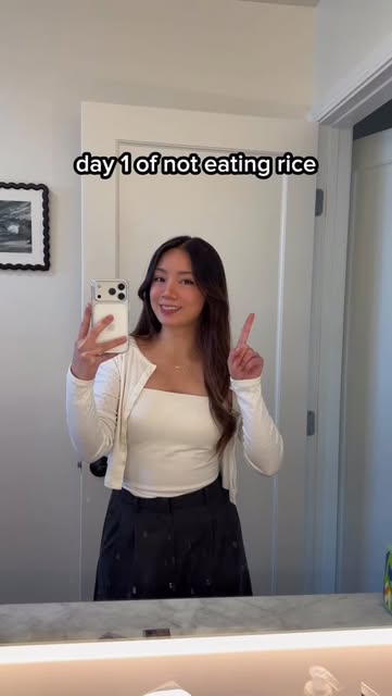 #Asian Reel by @clarhens (verified account) - so how are your New Year's resolutions going? π©π follow to support my progress π
#filipino #asian #relatable #rice #pinoy #riceislife #viral #tren