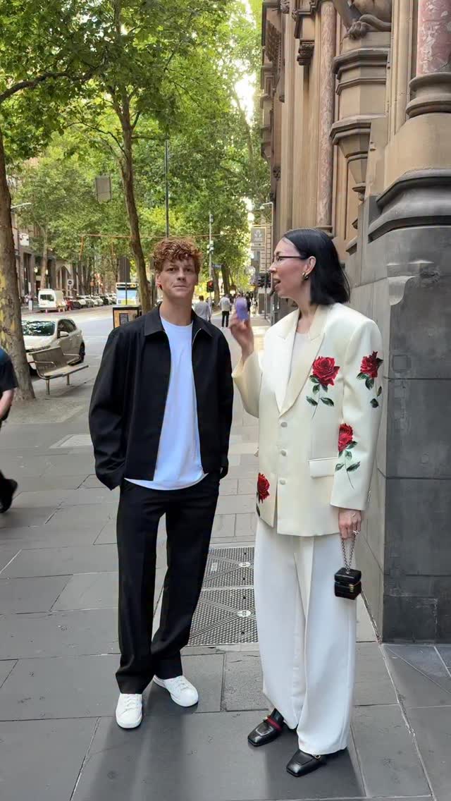 What people wear in Melbourne with stylish @janniksin Follow @whatpeoplewear.au for everyday street style #guccilafamiglia #janniksinner #australianopen #ausopen #ao2026