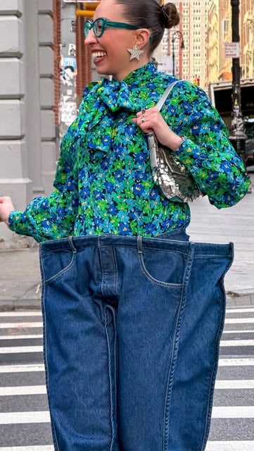 #Streetstyle Reel by @cvazzana (verified account) - Just another day in New York City!!👖📦💞🛍️🌟🚕