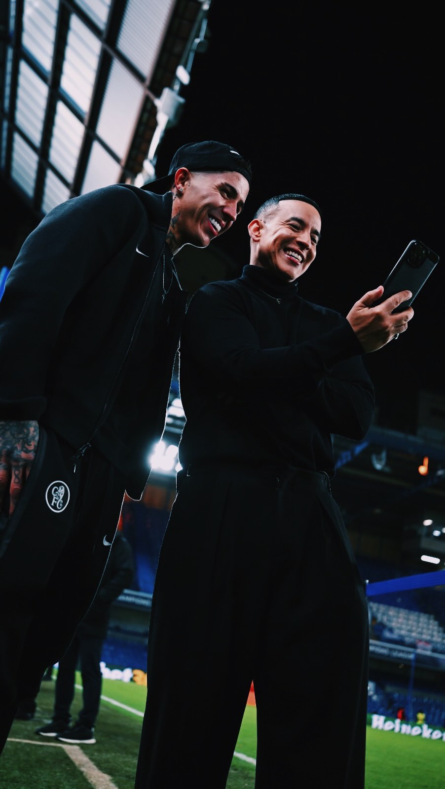 Cuando los Pibes se juntan con los del Calentón en Londres! Argentina y Puerto Rico 🇦🇷🇵🇷! Gracias @enzojfernandez por la invitación y tan bonita experiencia! Dios es bueno 🙏🏾