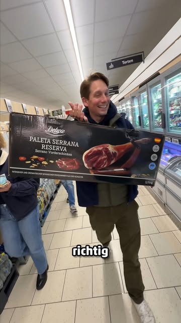 #Einkaufen Reel by @philip_hitschler (verified account) - Unbezahlte Werbung | Wenn ich einkaufen gehe, bringe ich meinem Team gerne mal was mit!🤩 Kam auf jeden Fall sehr gut an hahah!🤩 @lidlde 😉
#ceo #ce