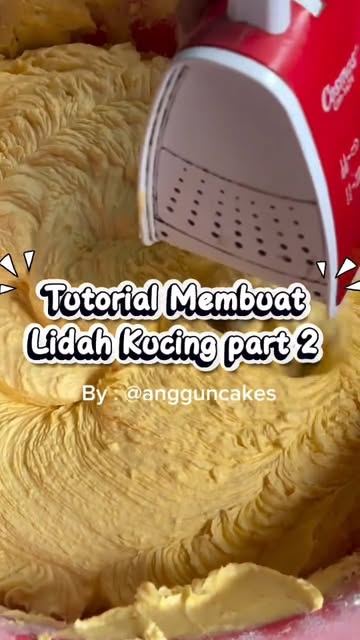 #Resep Kue Lidah Kucing Takaran Sendok Reel by @angguncakes - Resep Lidah Kucing Renyaahhh
Bahan :
Gula halus 150 gr
Putih telur 75 ml
Butter 100 gr
Margarin 150 gr
Maizena 40 gr
Baking powder sejumput
Vanili (
