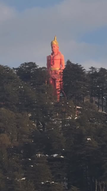 #Jakhu Temple Architecture Reel by @grv_saga (verified account) - Jakhu ki choti par sirf mandir nahi…
yahan vishwas khada hai. 🚩 Jai Bajrang Bali
#JakhuTemple #HanumanJi #BajrangBali #ShimlaDiaries #HimachalPrades