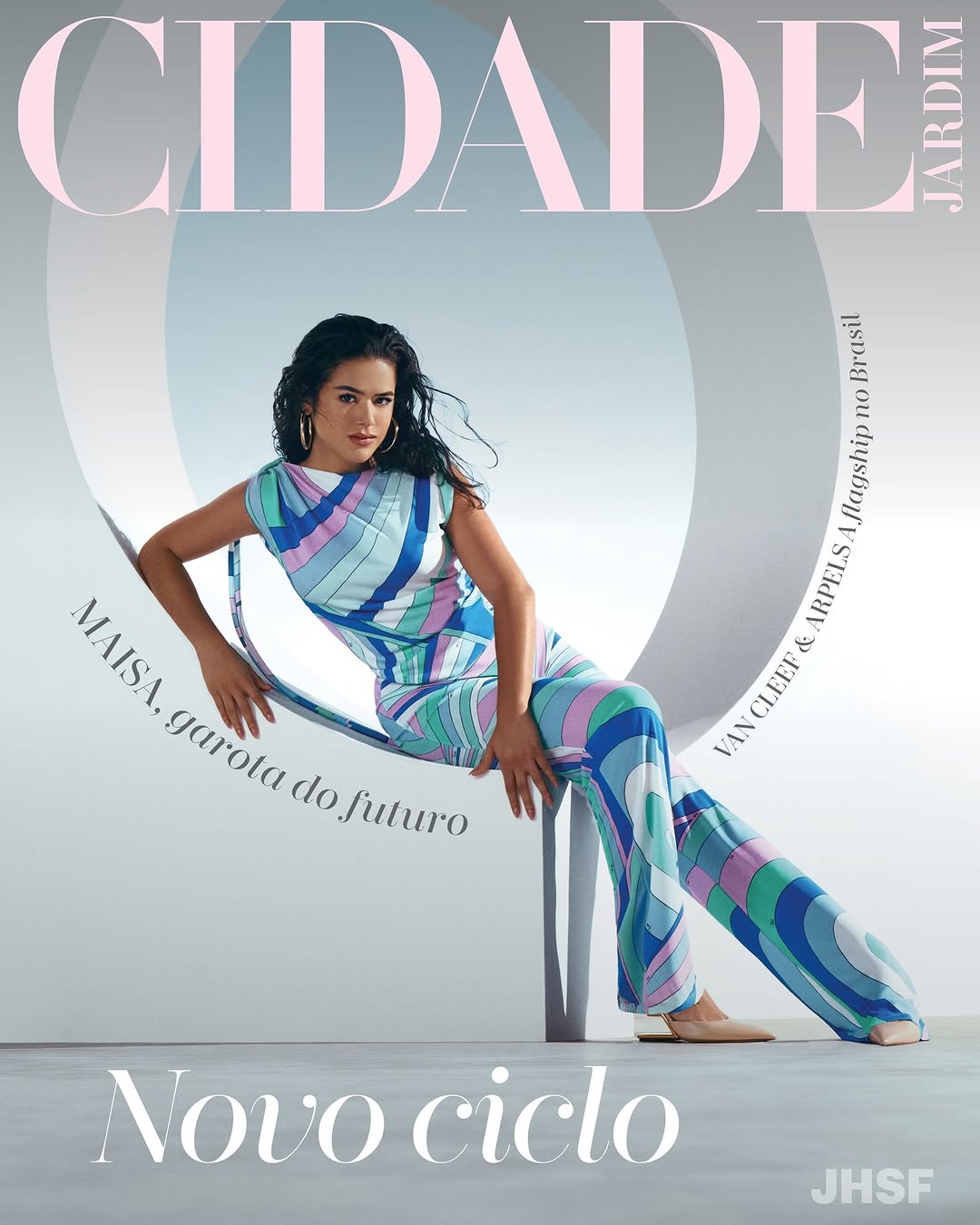 GAROTA DO FUTURO! π Que maravilha foi fazer essa capa da nova ediΓ§Γ£o da revista @cidadejardimshopping pra vocΓͺs. Espero que gostem e obrigada a toda equipe pelo trabalho lindo π€ Foto @hugotoni DireΓ§