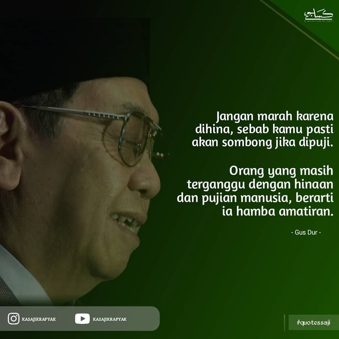 Ikhlas adalah kunci utama diterimanya sebuah amal. Percuma sedekah kolam susu jika niatnya bukan karena Allah, percuma sedekah sekampung jika hanya ingin terlihat kaya, percuma ngaji dibagus-baguskan