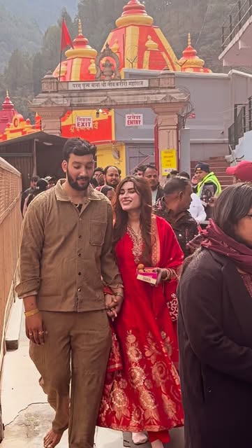 #Instalike Reel by @vermatanya888 (verified account) - एक दूजे के साथ💝
#temple🙏 #happiness #love #lovers #husbandandwife #blessed🙏 #blessup #coupletrending #neemkarolibabaji #neemkarolidham🛕❣ #reelsins