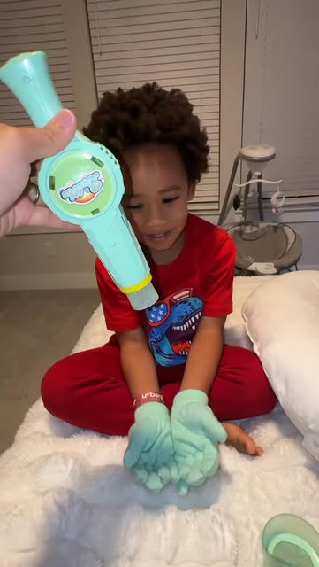 #Cybermonday Reel by @baabyyboomm_store - Bubble machine #bubbles #tiktokshopfinds #toysforkids #bubblewand #cybermonday