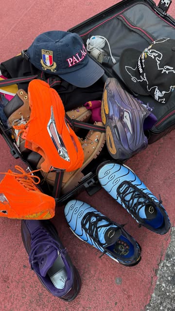 #Streetstyle Reel by @kz._.03 - Outfit check - color-changing outerwearπ€Ήπ»π―π΅
#ootd #streetstyle #outfit #mensfashion #ootdfashion