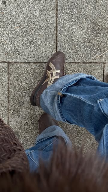 #Streetstyle Reel by @whatwomenwearr (verified account) - I've seen @onitsukatigerofficial everywhere in Asia (no surprise thereβ¦) but now they're officially taking over the streets of Madrid π€© Get your snea