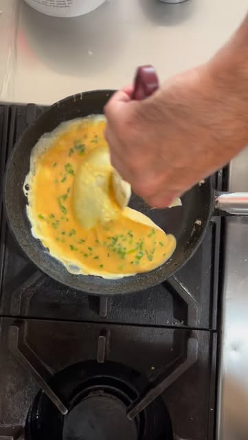 #Food Reel by @egglab_ - Built on quality. Driven by passion. Doing what we do best.🥑🌶️🥓☕️🍳🥚
.
.
.
#eggs
#food
#cooking
#instafood
#foodstagram