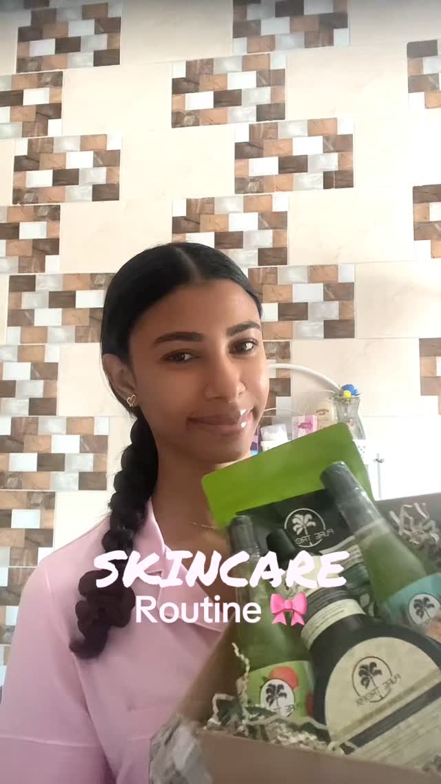 Morning glow with @puretropix ✨ Shop their natural products 🌱