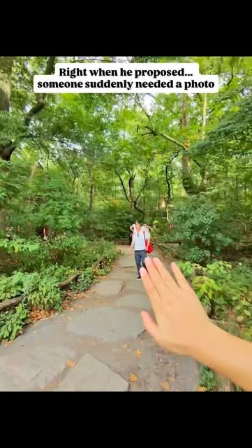 #Photographer Reel by @kuskiev_photography (verified account) - Right when he proposed... someone suddenly needed a photo🙂
Proposal New York
Photographer New York