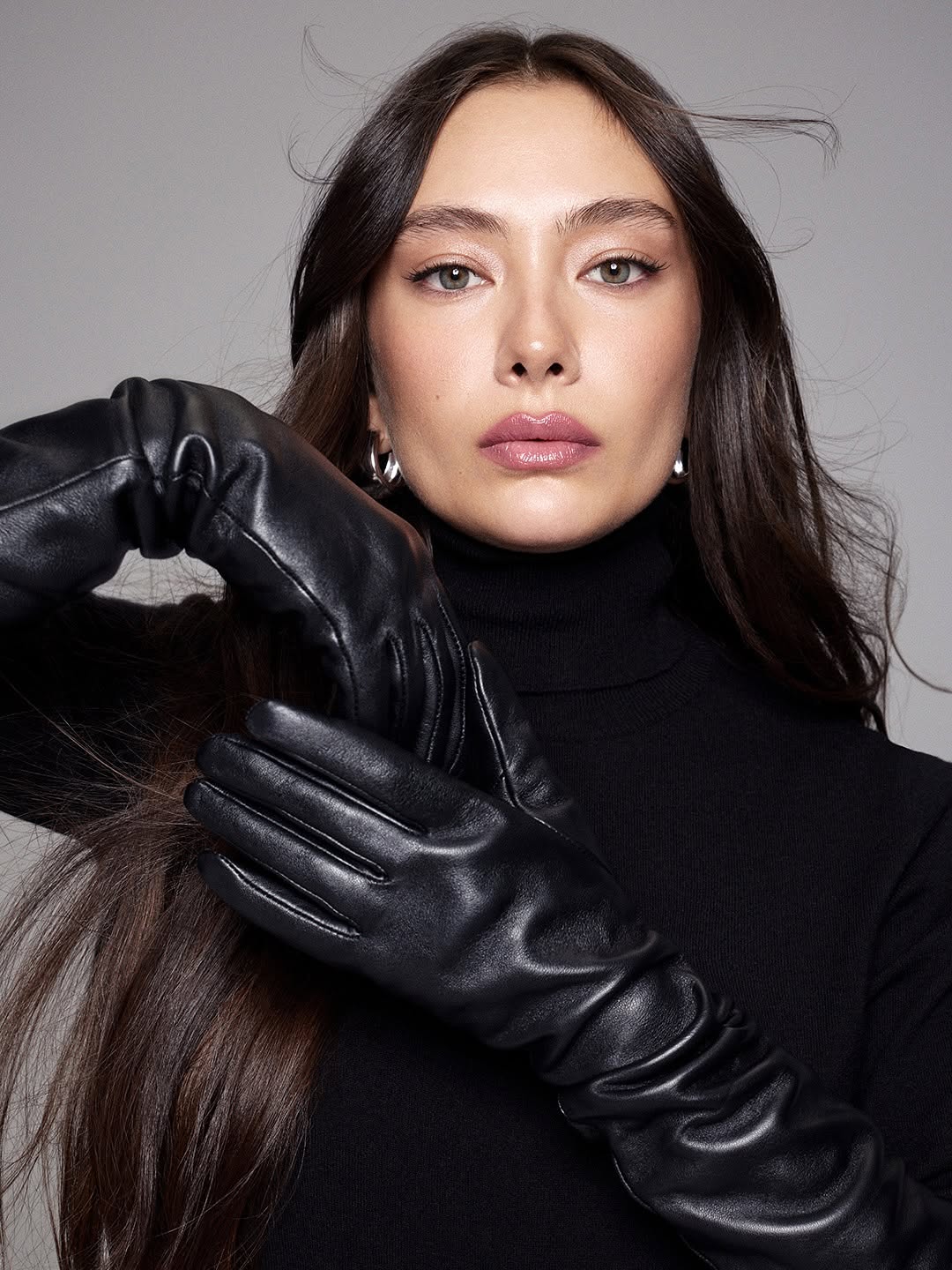 Gücünü tarzından alan bir ifade. LUFIAN x Neslihan Atagül Doğulu. #LUFIAN #LUFIANFW2526 #LUFIANxNeslihanAtagülDoğulu