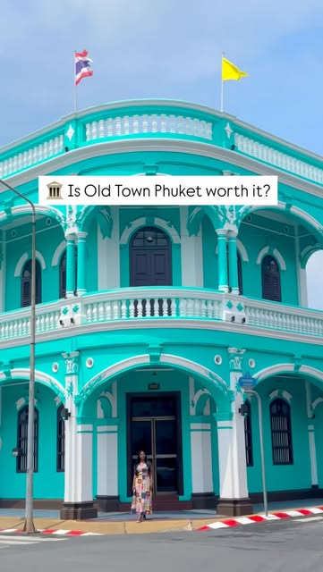 #Phuket Old Town Sino Portuguese Architecture Reel by @mk.traveltales - Phuket Old Town - Complete Guide 🏛️
Is it worth visiting? ABSOLUTELY. Here's everything you need to know:
🎨 WHAT TO SEE:
• Sino-Portuguese archite