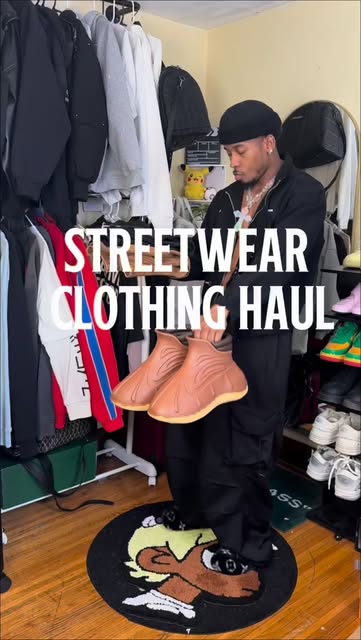 #Streetstyle Shops Reel by @cvrrent.flow - Streetwear Clothing Haul 🔥 | Brands Tagged🏷️
.
#fashion #clothinghaul #streetwear #explore #grwm