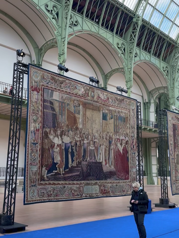 ⚜️❤️🔥⚜️ Stunning exhibition of 92 carpets ordered by King Louis XIV in 1668 at the Grand Palais👑❤️🔥 🔆⚜️👑⚜️🔆❤️🔥👑 @le_grand_palais #manufacturedesgobelins @mobiliernational #paris #france #�