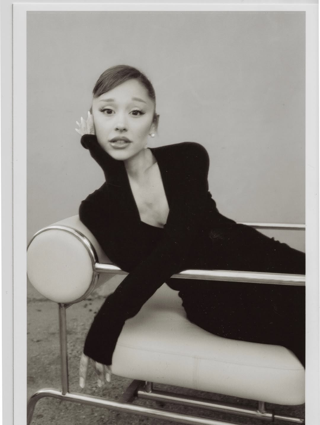 。゚・ ari for @backstagecast ♡ see her makeup breakdown below: ☆ sweet dreams eyeshadow quad in babydoll ☆ sweetener foundation in light 8NW ☆ sweetener concealer light 4G ☆ flourishing lengthening masc