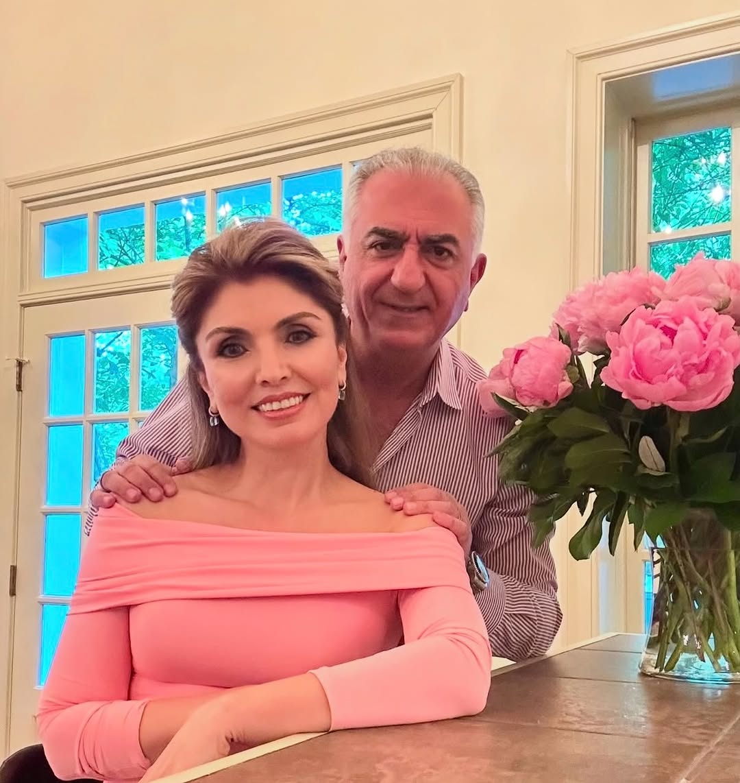  این پست در مورد بانو یاسمین پهلوی است به شخصه همیشه دوستشون داشتم و دارم و اینروزها حضور مهم و قوی و تاثیرگذار ایشون رو شاهد هستم. یک همسر بی نظیر و یک مادر بینظیر حامیان دروغین «زن زندگی آزاد