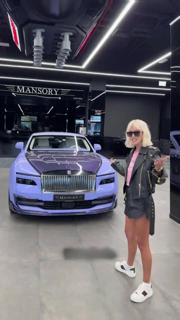 #Sbxcars Reel by @supercarblondie (verified account) - Here is my brand new fully custom 1 of 1 Mansory Rolls Royce Equista!! It took @mansory 7 months to perfect this beauty! What do you think? ❤️🤩
@man