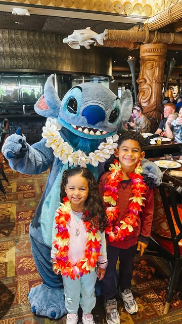 #Magickingdom Reel by @baileetaylor - Hot take: You don't have to wake up at 6am and sprint through Magic Kingdom to do Disney right!
We booked a character dining experience at the Polyn