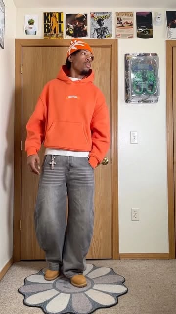 #Streetstyle Reel by @iammarcustv_ - Color Combinations that Match Perfectly
Hoodie from @aelfricedenofficial π₯
#fashion #streetwear #reels #streetstyle #colors