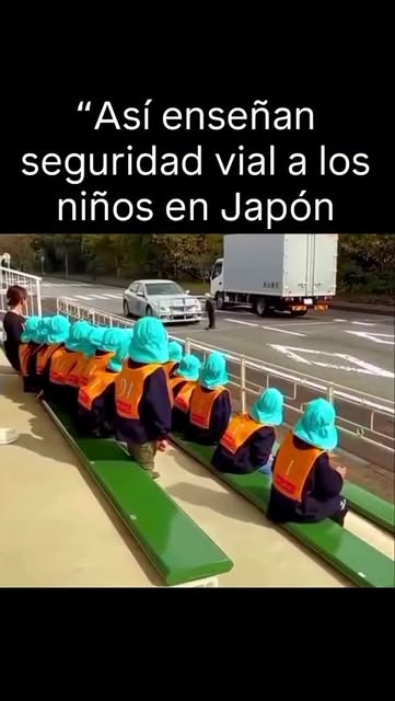 #Escuelas Reel by @loquesientoyoo - En Japón, la seguridad vial se enseña desde muy temprano con notable precisión y cuidado. Los niños aprenden no solo como cruzar la calle, pero tambié