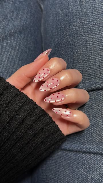 #Aesthetic Nails Reel by @jesslizs (verified account) - will I ever get tired of polka dots? I don't think I will any time soon 🙂↕️❤️
Comment "LINKS" and I'll send you a dm with all the nail supplies us