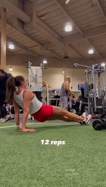 #Corestability Reel by @janikir - CORE STABILITY! ~Instead of trying to work your abs to get a six pack, try to focus on your stability instead.
~Having a strong core helps to prevent