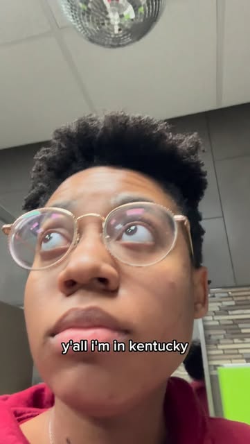 #Kentucky Reel by @anna_marie_music - Honestly it's my fault for pressing it
#kentucky #yeehaw #celebrategoodtimes #indiefolkmusic