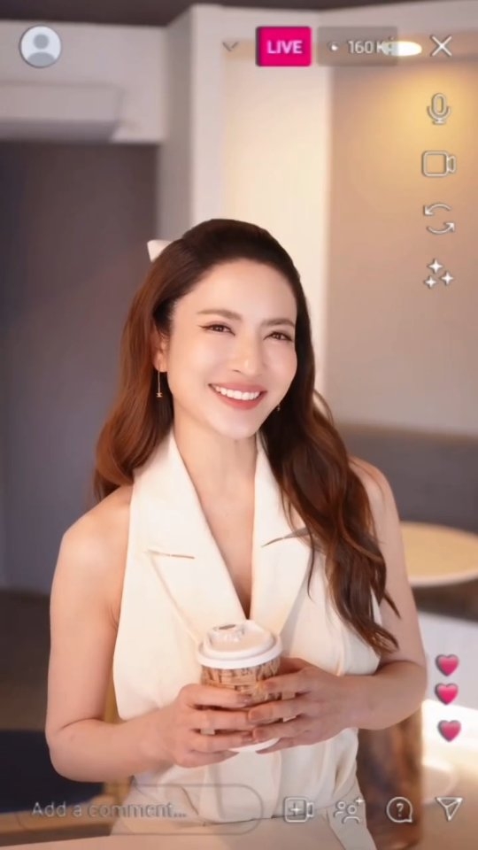 “กาแฟหนึ่งแก้ว ไม่ได้มีแค่รสชาติ แต่มีความตั้งใจในทุกขั้นตอน TASTE OF NAN – Specialty Coffee คราฟต์เพื่อความนุ่ม ละมุน และความหอมที่ชัดเจนในทุกจิบ มีให้เลือกถึง 4 เมนู ☕ ไทยริกาโน — อเมริกาโนของคนไทย