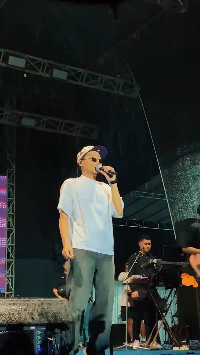 Keseruan semalem di Bita Fest Temanggung π Sementara durung iso mayungi, aku dewe yo kudanan π