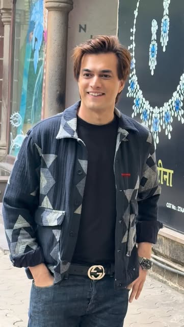 #Khanmohsinkhan Reel by @bollywoodpaparazzii (verified account) - Handsome, stylish, and effortlessly charming - Mohsin Khan setting the vibe high as always 😎✨
BollywoodPaparazzi