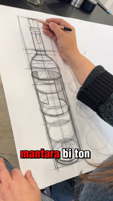 #çizimler Reel by @imgeselakademi (verified account) - Ölçülü şişe çizmek, çizim becerilerinizi geliştirirken birkaç önemli avantaj sağlar. İşte bunlar:
Perspektif ve Oranları Anlama
Şişe gibi nesneleri do