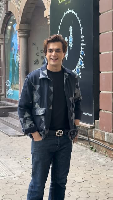 #Khanmohsinkhan Reel by @tellymasala (verified account) - Yeh Rishta Kya Kehlata Hai Star Mohsin Khan Spotted in the City.
#MohsinKhan #YRKKH #SpottedInCity #CelebritySightings #tellymasala