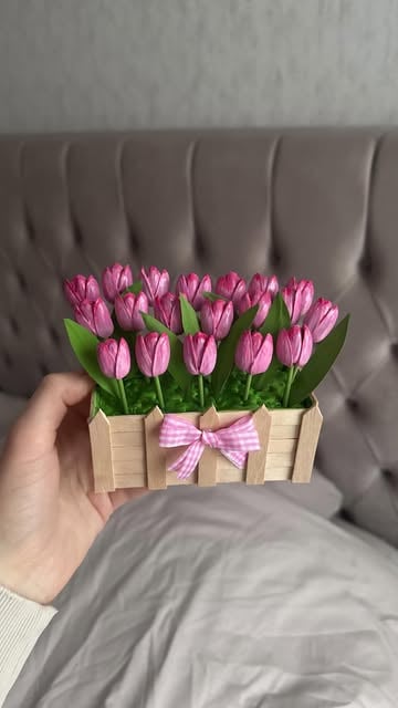 #Handmade Reel by @feliciaheesen - Pistachio shells tulip π·β¨
#craft #creative #diy #handmade #homedecorideas
cute craft handmade room decor inspiration