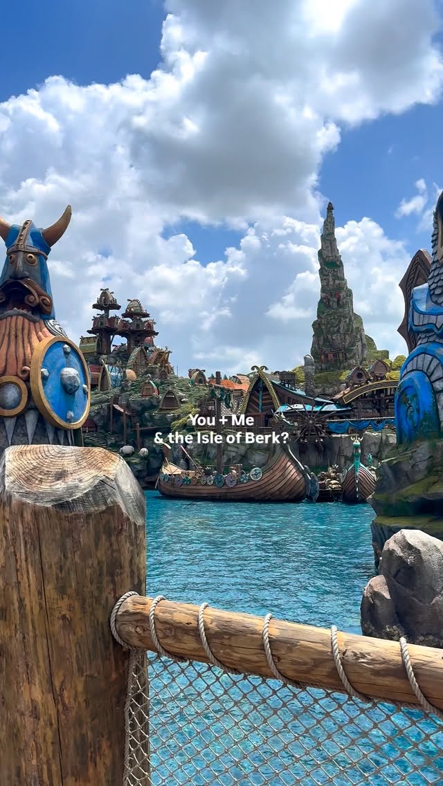 You + me & the Isle of Berk πβ¨ Is this on your bucket list too? How to Train Your Dragon | universal Epic β’ β’ β’ #IsleOfBerk #HowToTrainYourDragon #UniversalOrlando #EpicUniverse #themepark