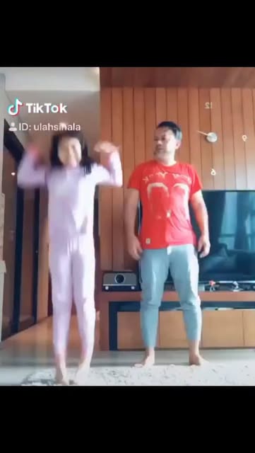 #Dirumahaja Reel by @indrabrasco (verified account) - Hayooo siapa yang kangen sama tempat ini ??
9 tahun kami tinggal di apartemen ini, anak2 masih pd piyik2… Pas pandemi tempat ini jadi saksi kami memb