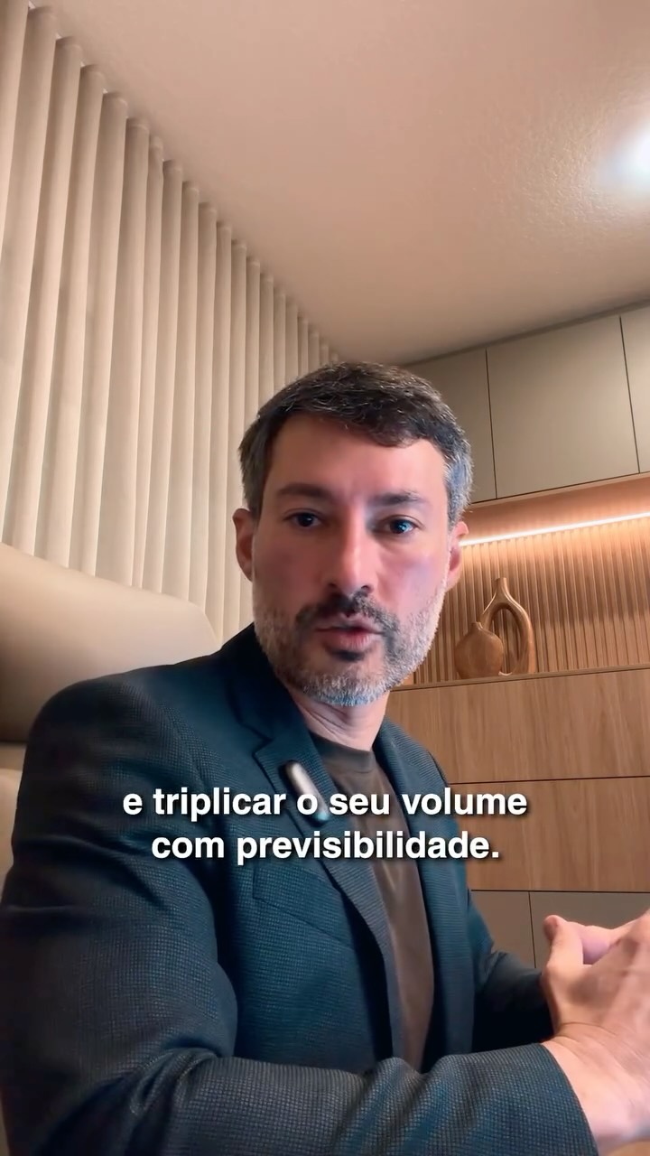Se a sua clínica estagnou e você virou escravo do próprio operacional… eu sei exatamente o que é isso. Já criei mais de 70 clínicas e hospitais no Brasil e no mundo e quase todas travavam no mesmo pon