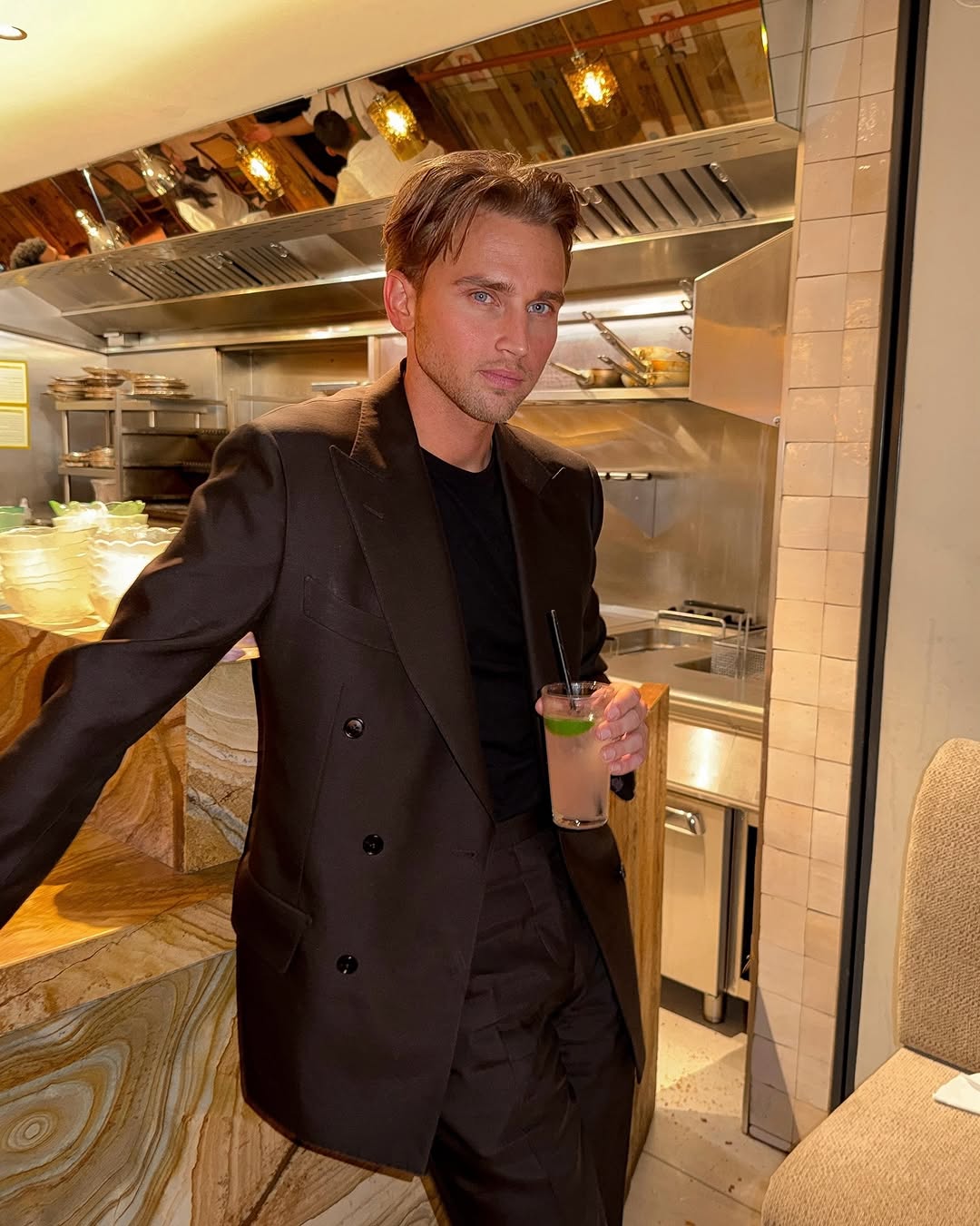 Birthday month that’s a wrap… 👔 Wore my new BDay suit - @suitsupply 🐣 New Egg-cellent friend 🎂Birthday night out 🇵🇱 Surprise weekend to Gdansk ❤️ My family 👓 Picking out new frames from @da